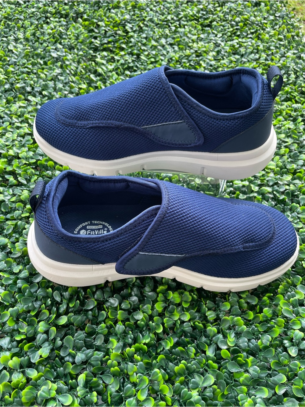 Fitville Comfort Slip-On Men’s Walking Shoes, size 9 wide - Navy